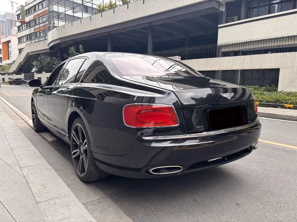 Bentley Flying Spur 2011 — фото 10