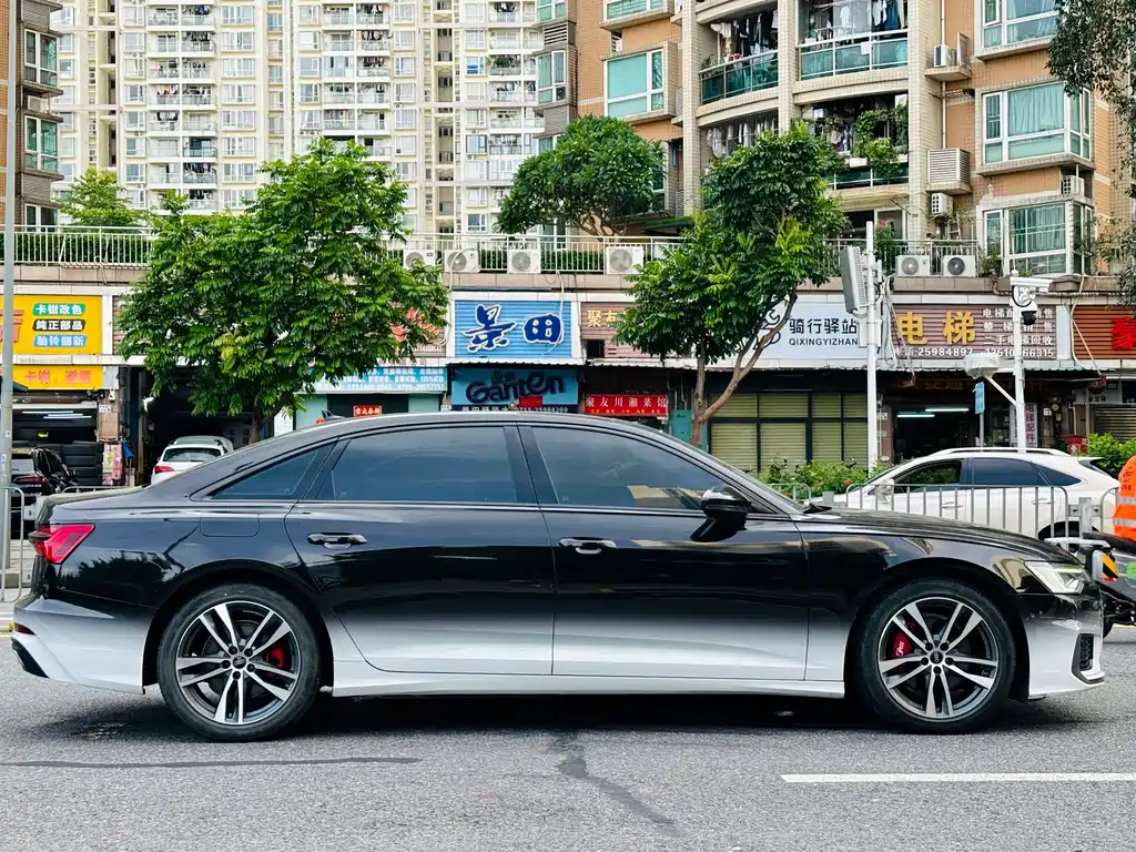 Audi A6L 2022