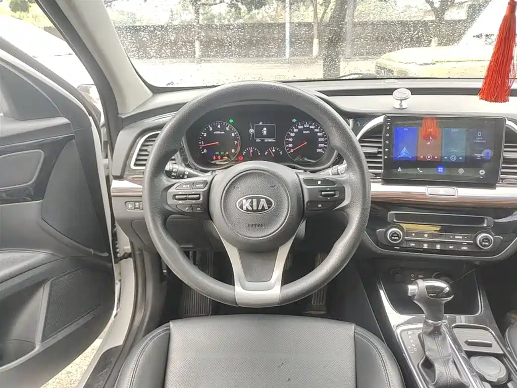Kia K4 2015 — фото 11
