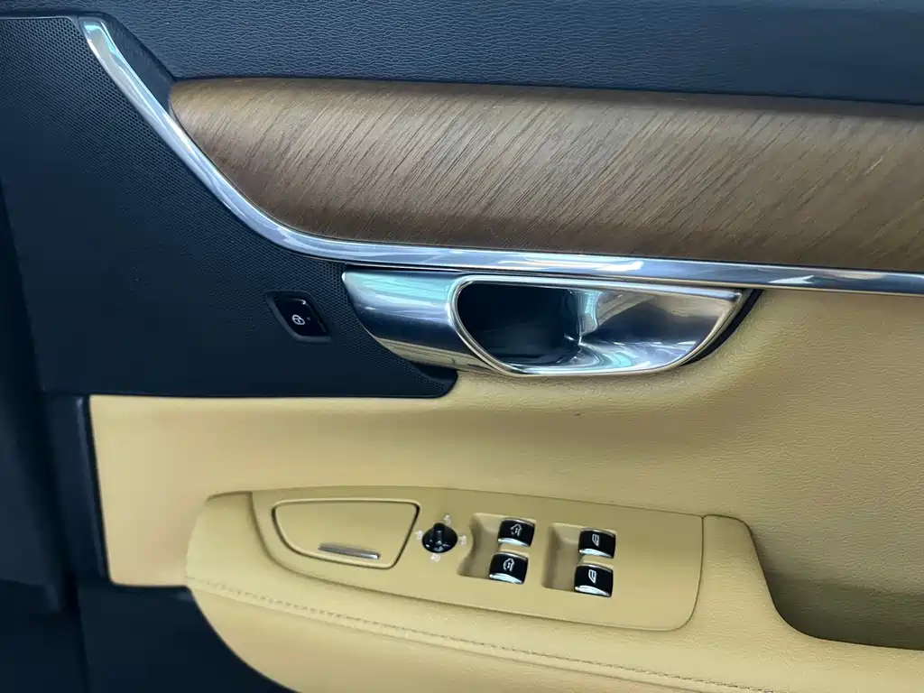 Volvo S90 2019 — фото 16