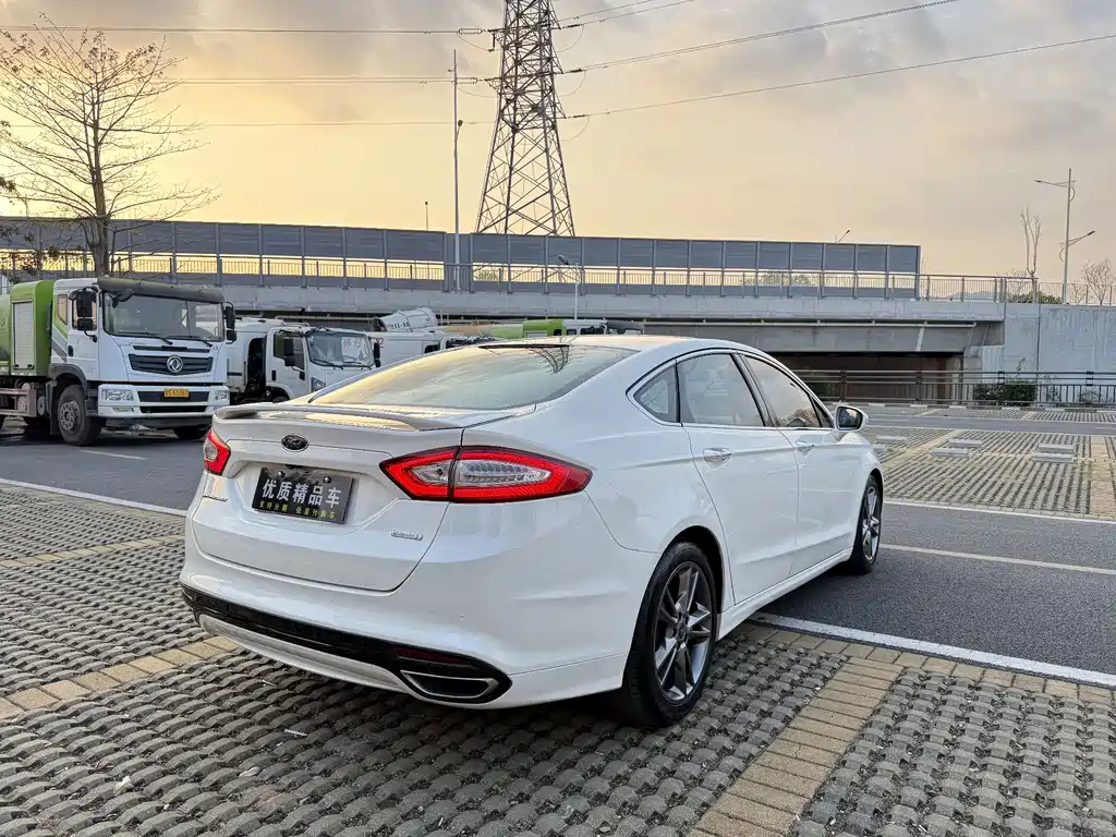 Ford Mondeo 2016 — фото 8