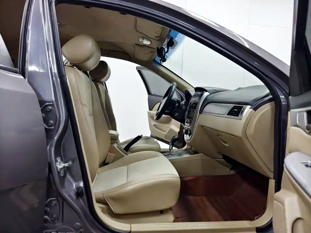 Buick Excelle 2014 — фото 13