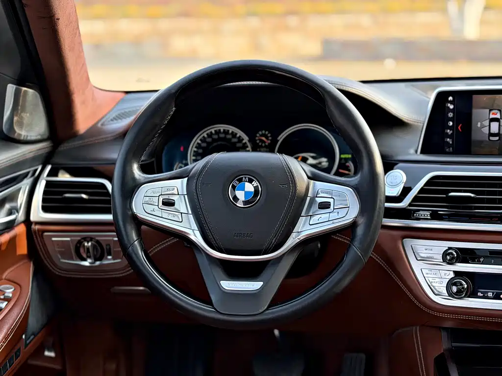 BMW 7 Series 2017 — фото 9