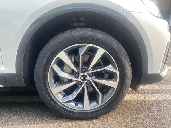 Audi Q5L 2022