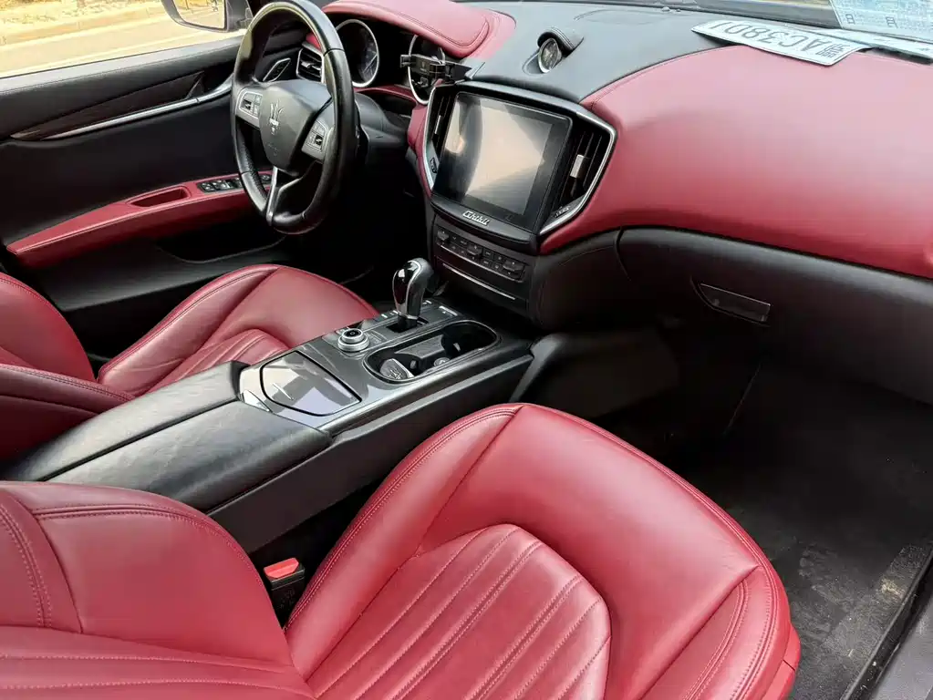 Maserati Ghibli 2017 — фото 9