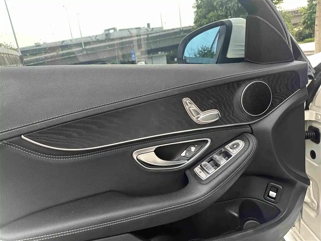 Mercedes-Benz C-Class 2017 — фото 17