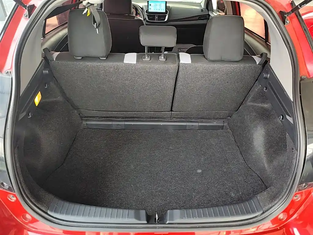 Toyota Yaris L 2023 — фото 19