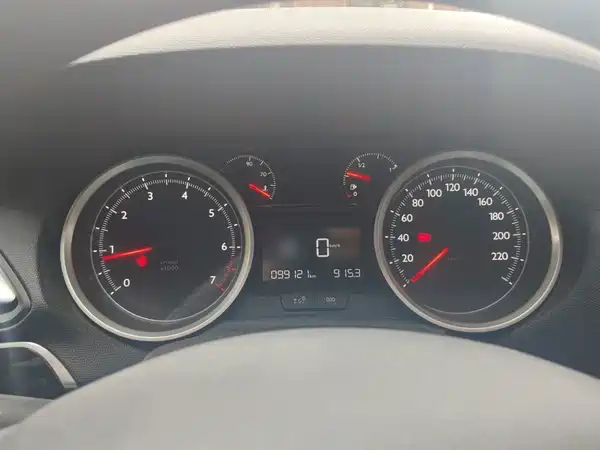 Peugeot 408 2015