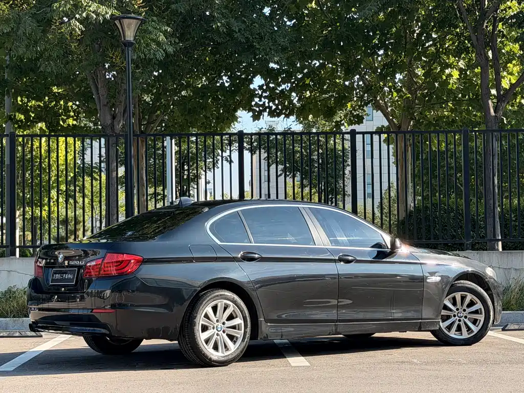 BMW 5 Series 2012 — фото 3