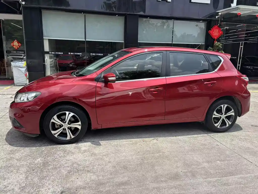 Nissan Tiida 2016
