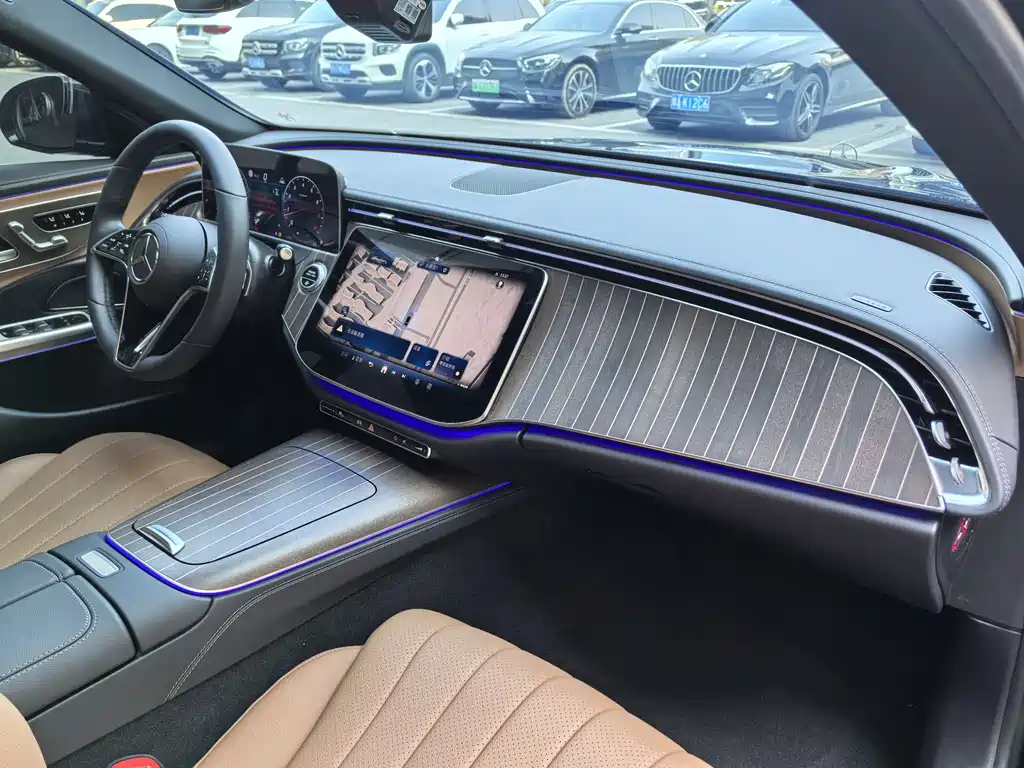 Mercedes-Benz E-Class 2024 — фото 10