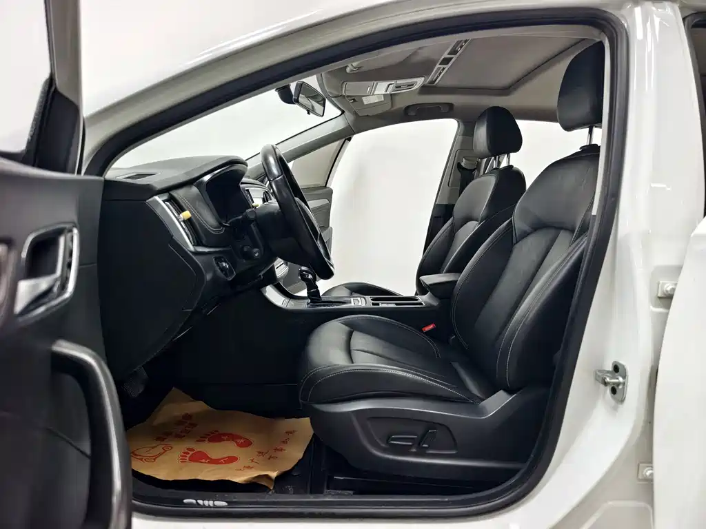 Roewe i6 Classic 2018 — фото 11