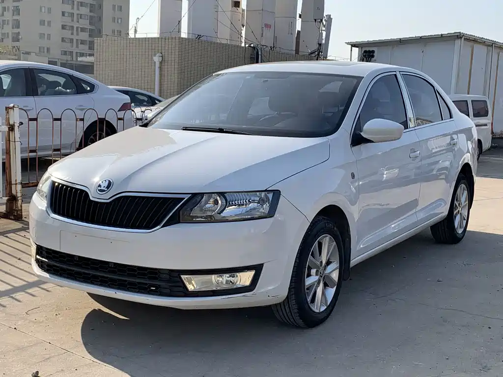 Skoda Rapid 2016 — фото 1