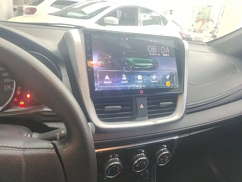 Toyota Yaris L 2019 — фото 13