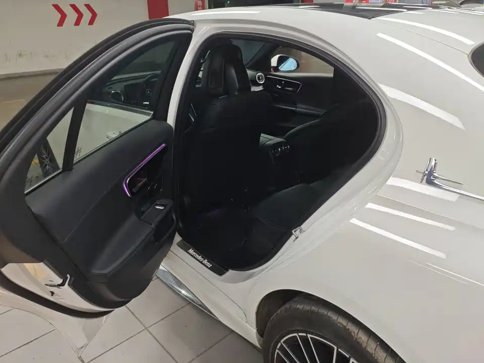Mercedes-Benz C-Class 2024