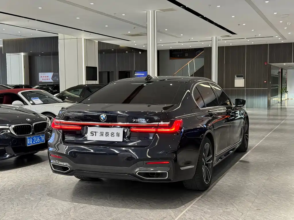 BMW 7 Series 2021 — фото 11