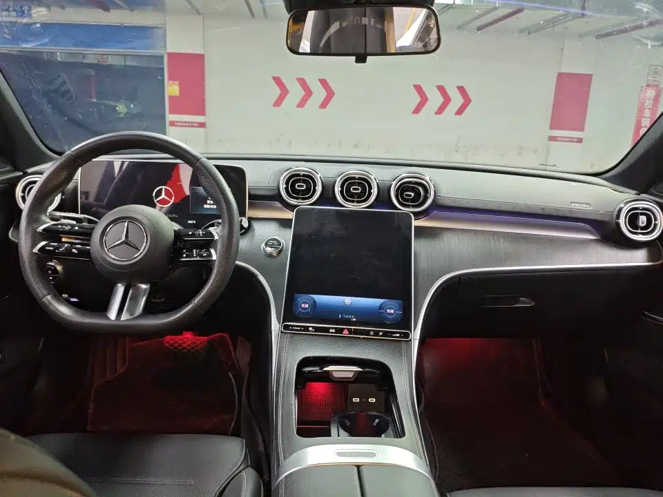 Mercedes-Benz C-Class 2024