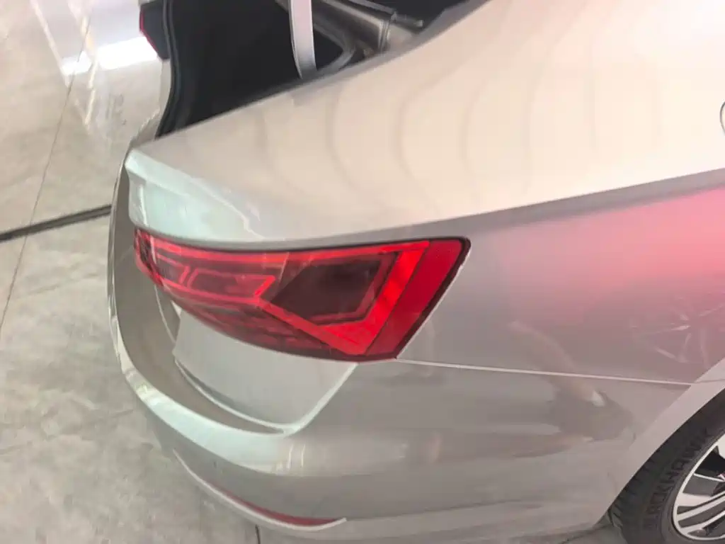 Volkswagen Sagitar 2021