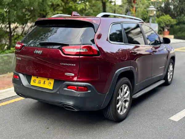 Jeep Cherokee 2016