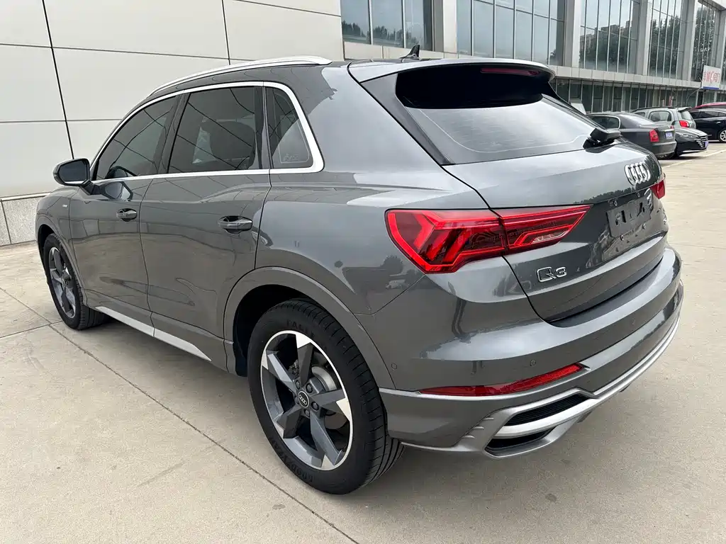 Audi Q3 2023 — фото 16