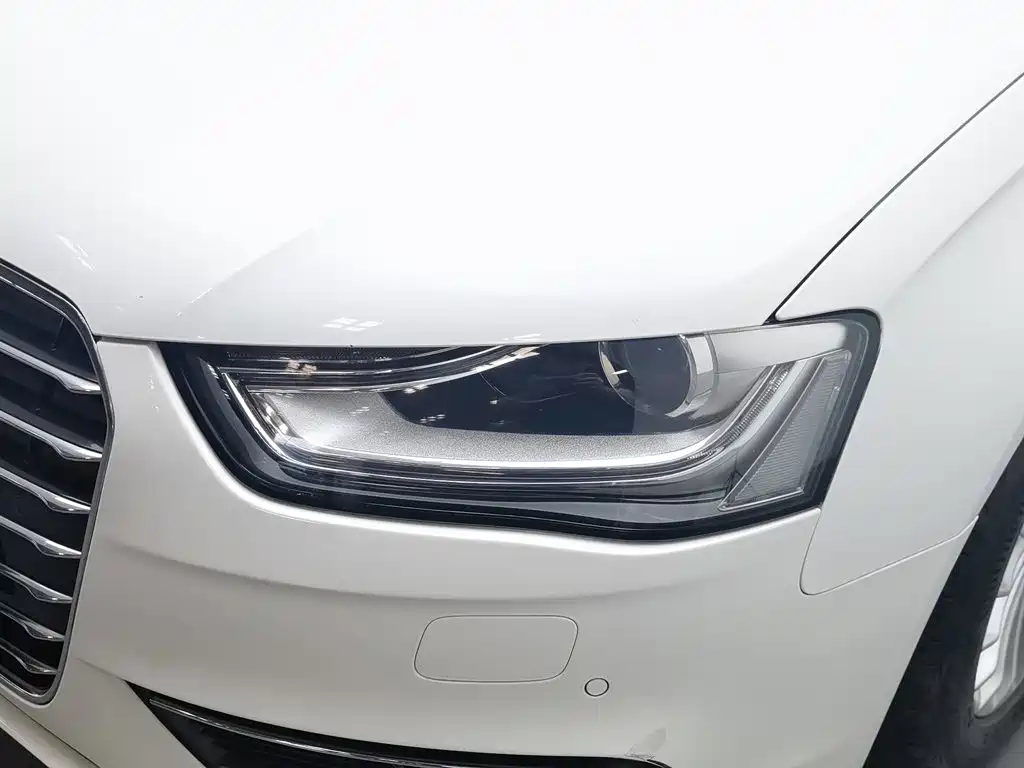 Audi A4L 2016