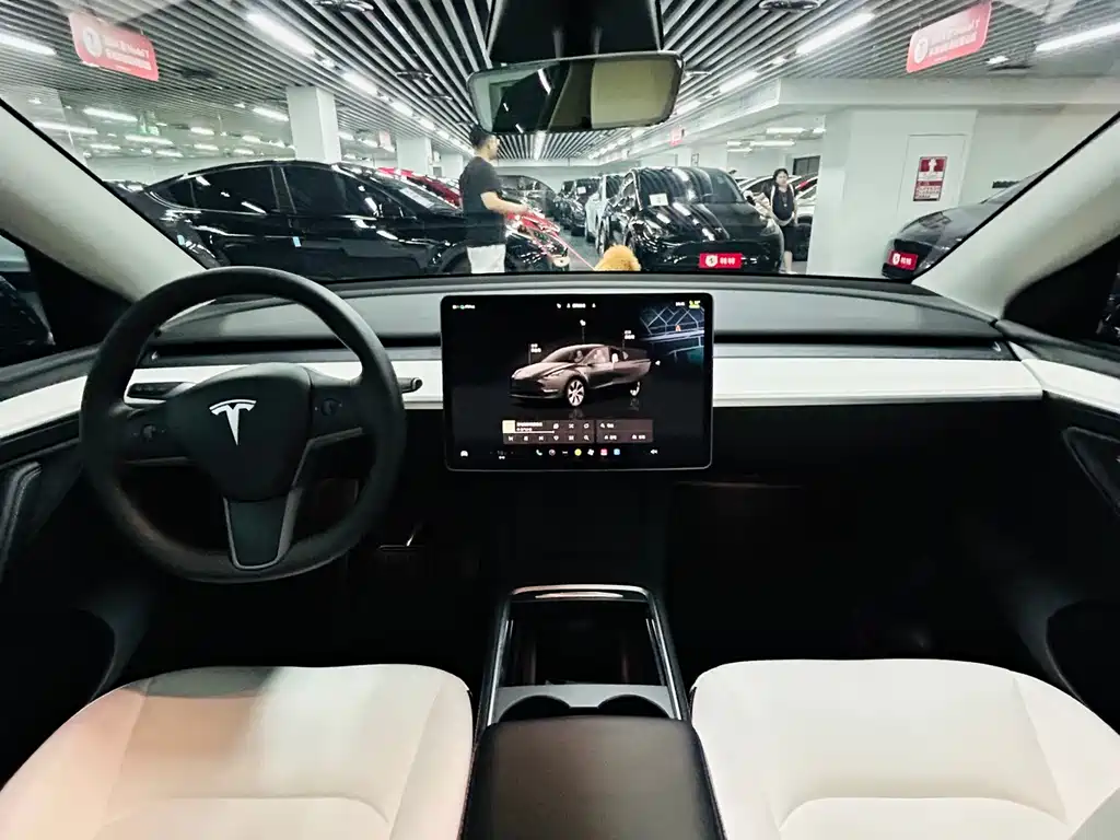Tesla Model Y 2022 — фото 9