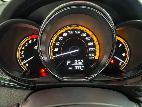 Toyota Yaris L 2023