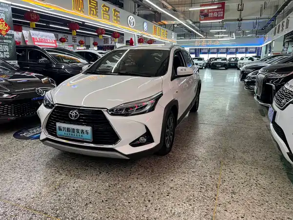Toyota Yaris L 2023
