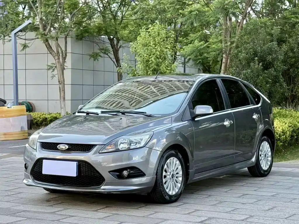 Ford Focus 2014 — фото 1