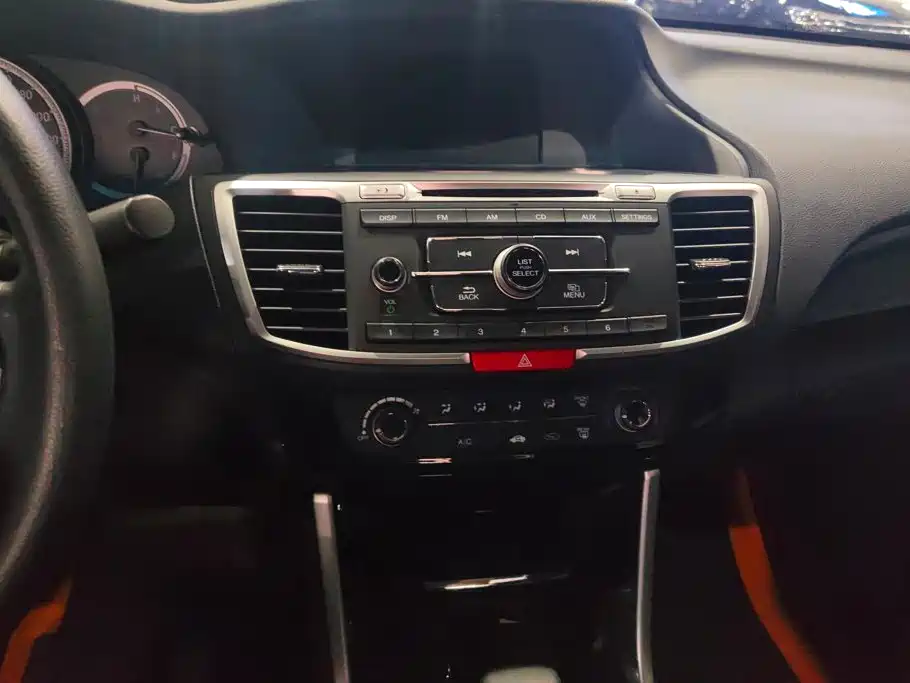 Honda Accord 2017 — фото 13