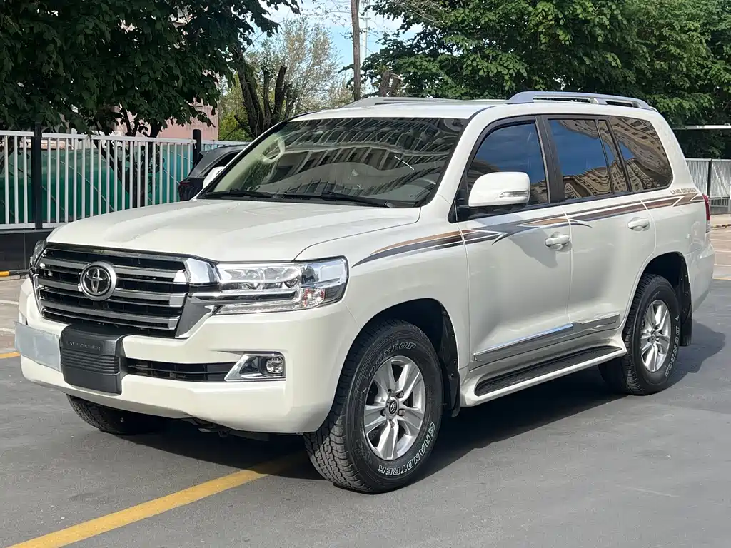 Toyota Land Cruiser 2019 — фото 1