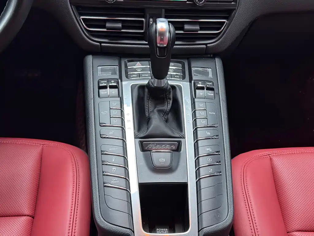 Porsche Macan 2019 — фото 13