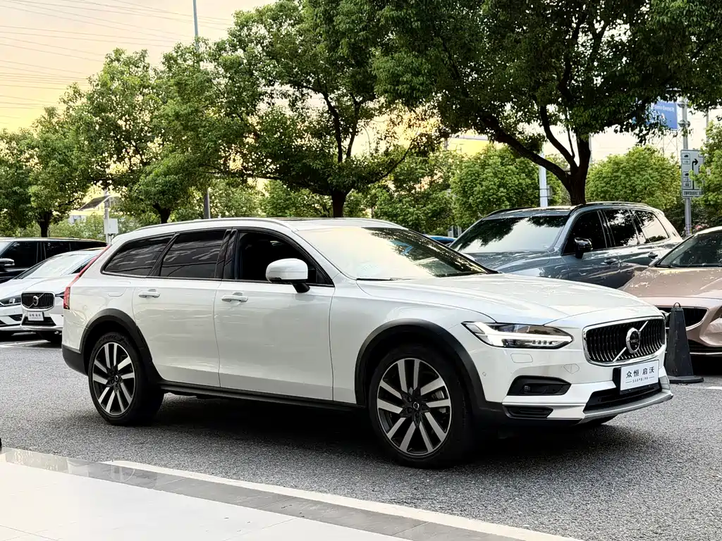 Volvo V90 2022 — фото 3