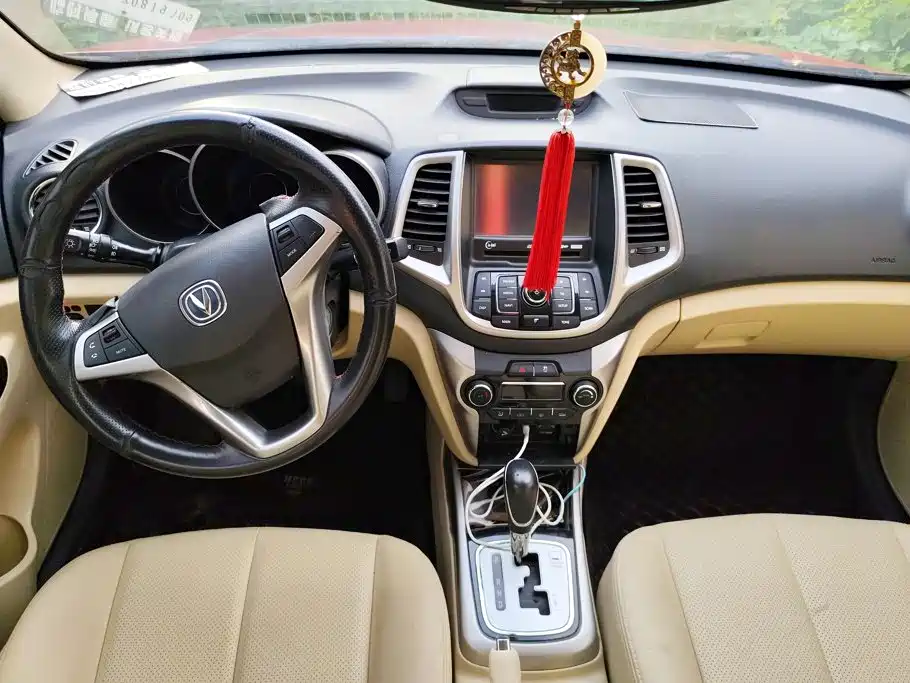 Changan Eado 2015 — фото 12