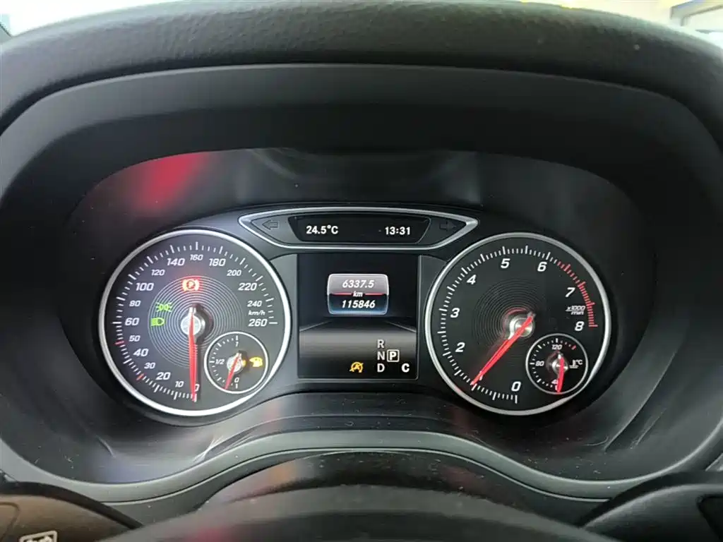 Mercedes-Benz B-Class 2016 — фото 12