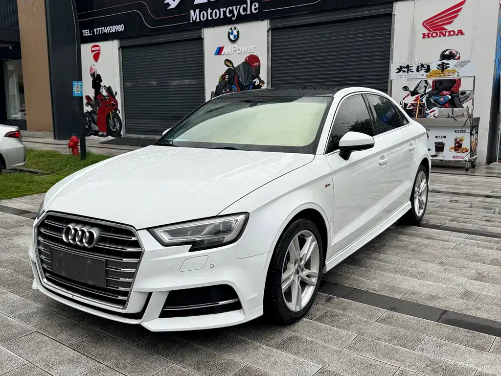 Audi A3 2020 — фото 1