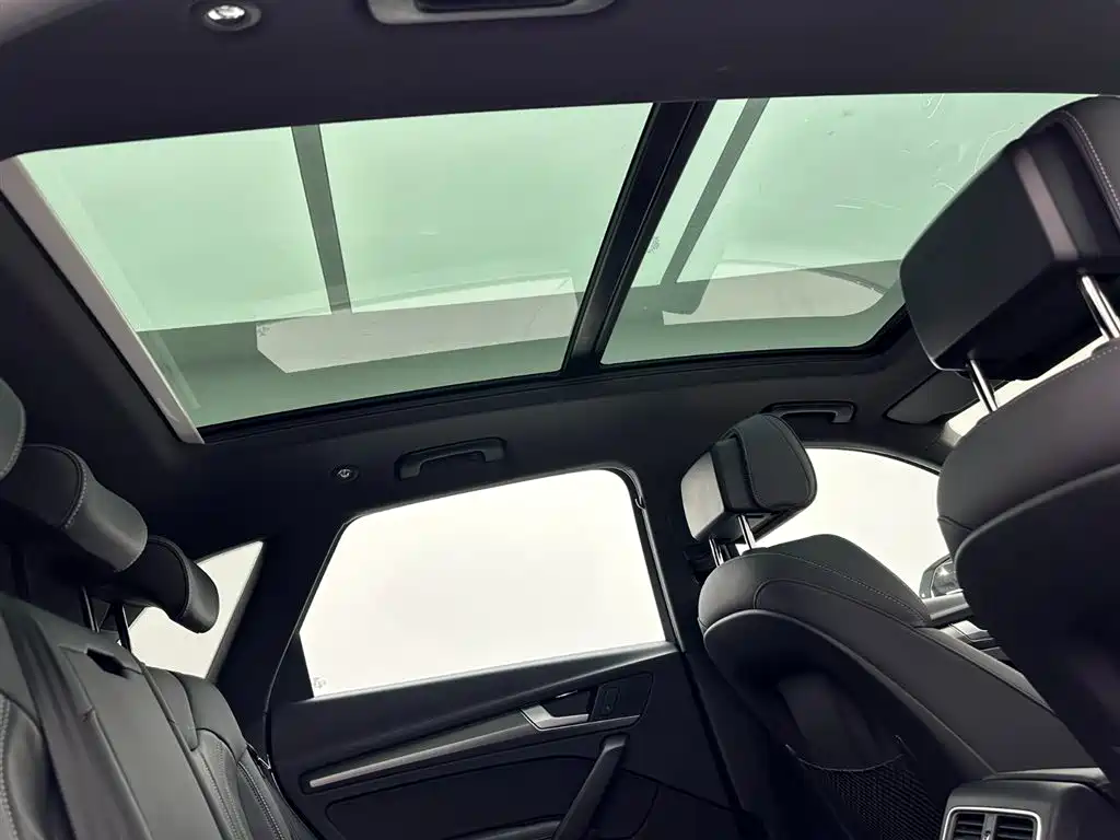 Audi Q5L 2023 — фото 22