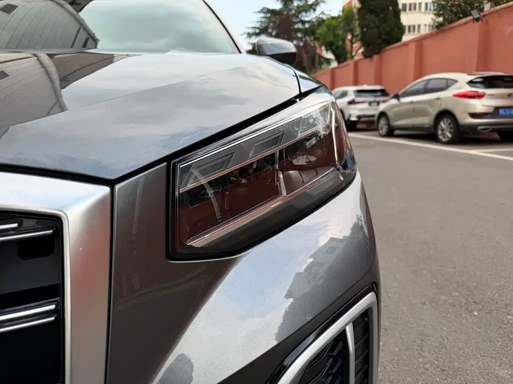 Audi Q2L 2023