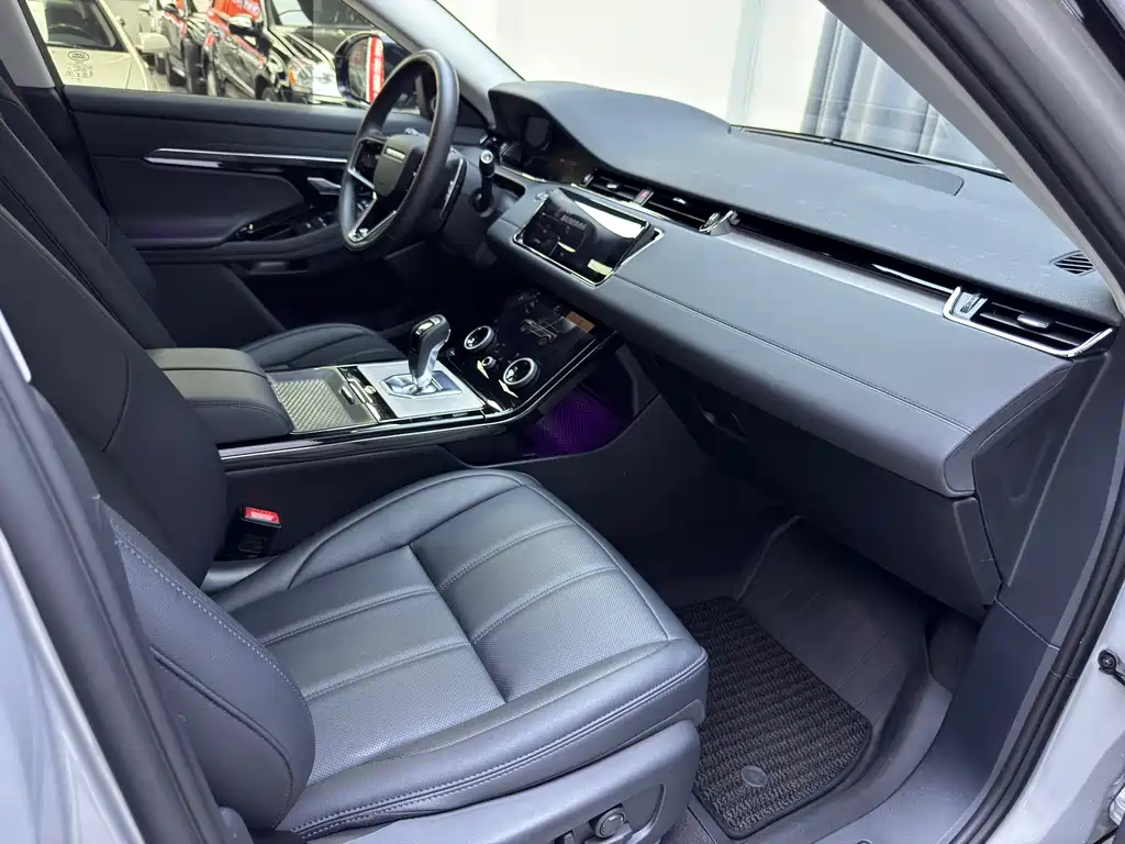 Land Rover Evoque 2023 — фото 15