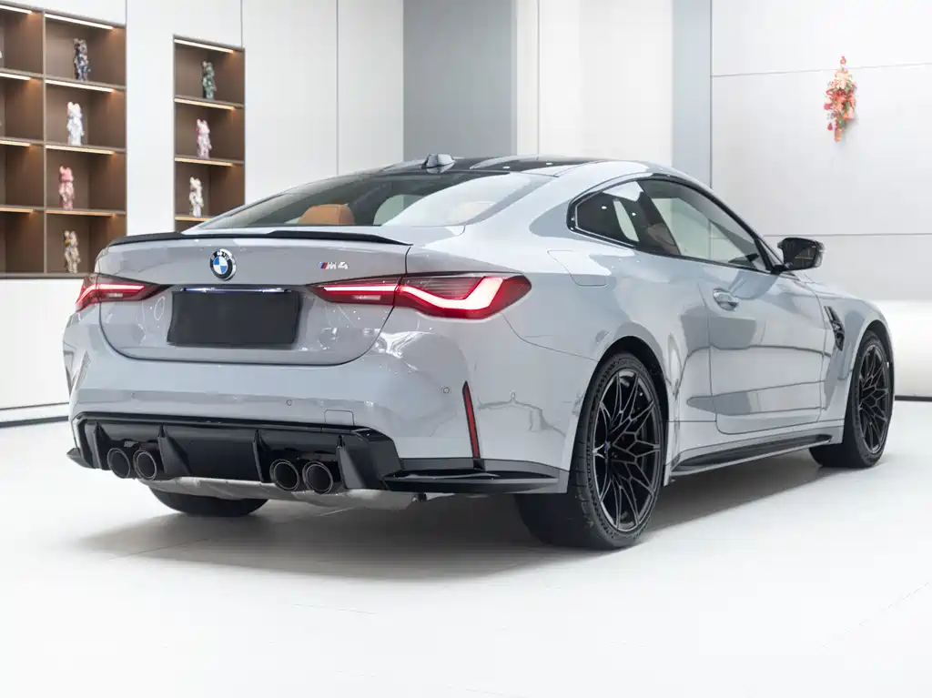 BMW M4 2023 — фото 17