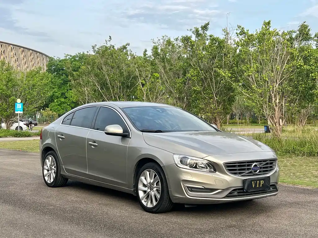 Volvo S60 2015 — фото 3
