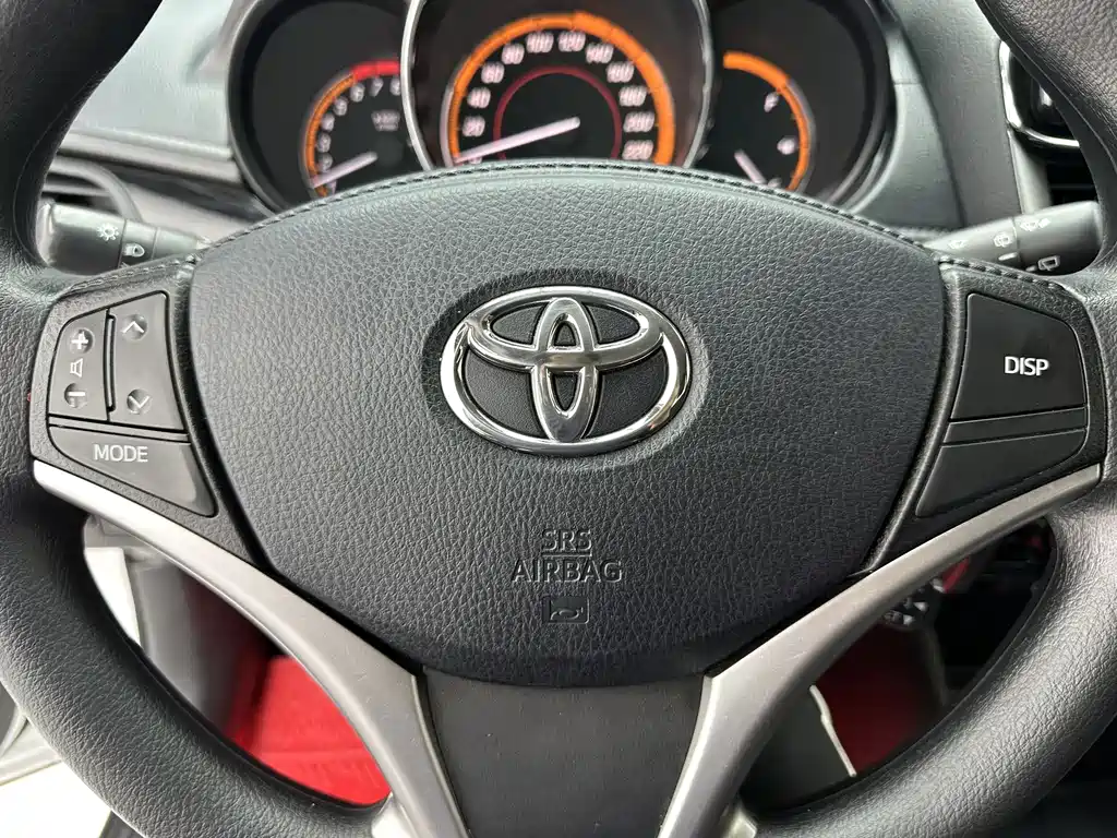 Toyota Yaris L 2023 — фото 14