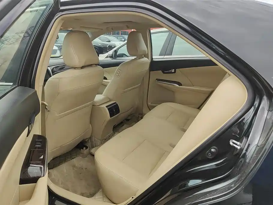 Toyota Camry 2016 — фото 11