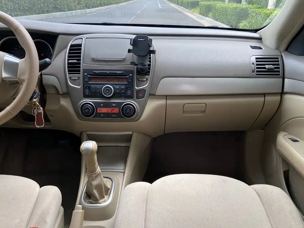 Nissan Sylphy 2016 — фото 9