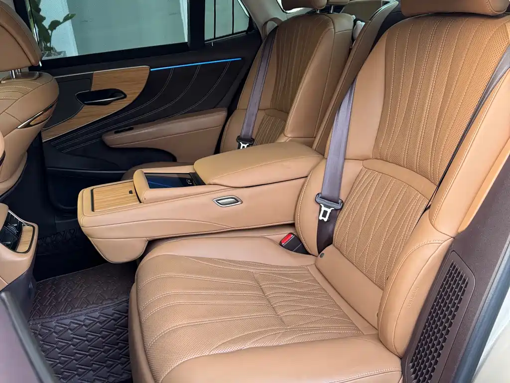Lexus LS 2019 — фото 12