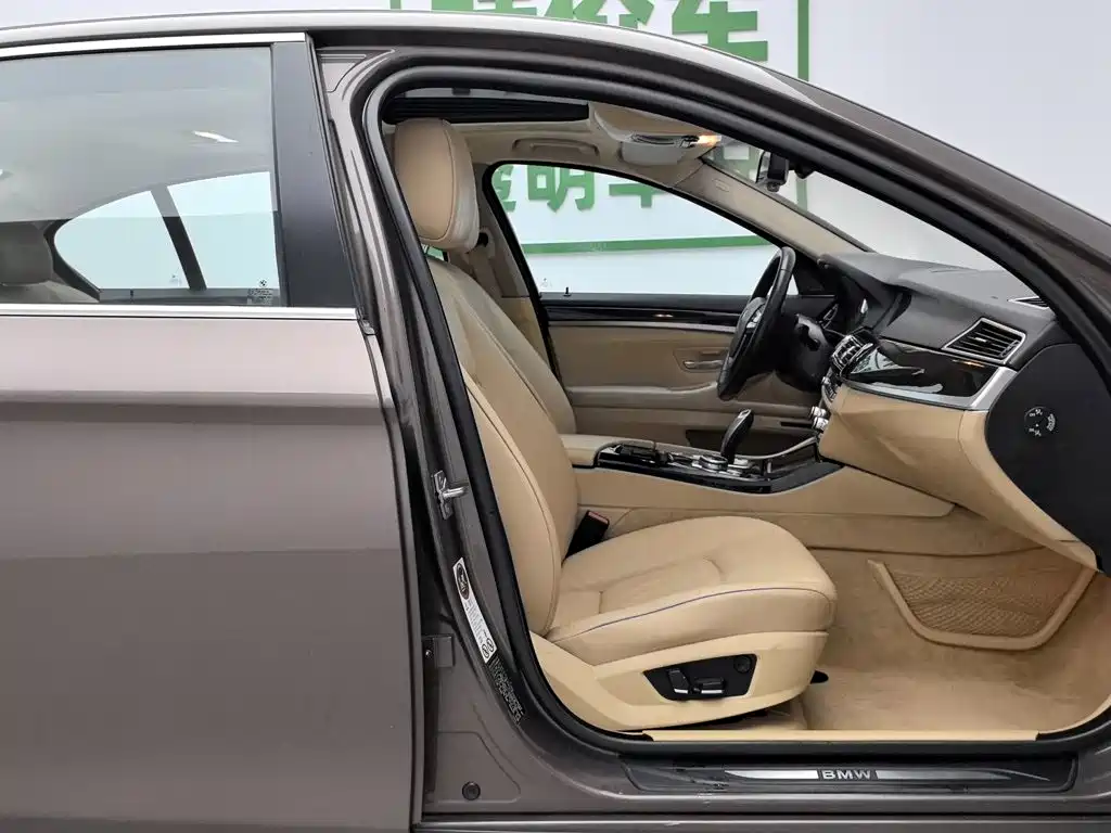 BMW 5 Series 2013 — фото 23