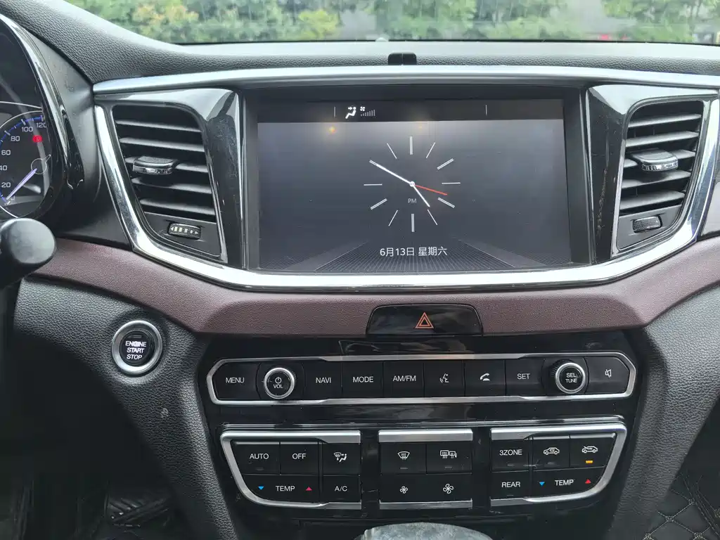 GAC Motor Trumpchi GS8 2018 — фото 14