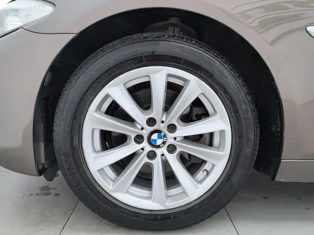 BMW 5 Series 2013 — фото 17