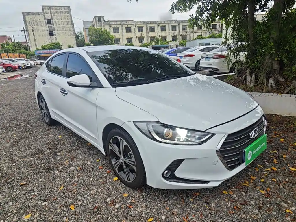 Hyundai Elantra 2019 — фото 4
