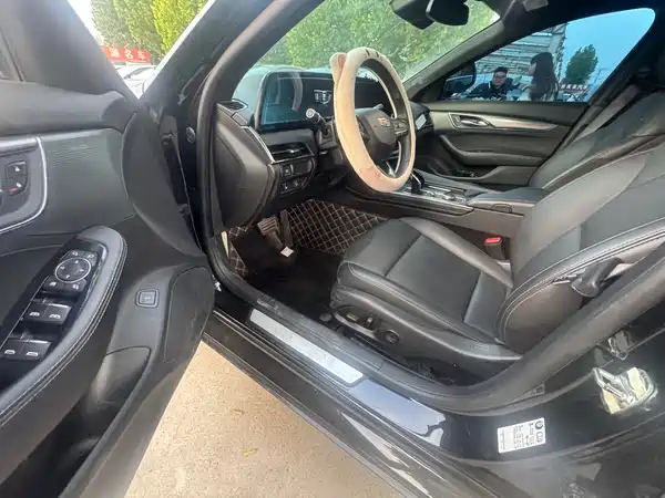 Cadillac CT5 2025